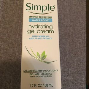 Simple water boost hydrating gel